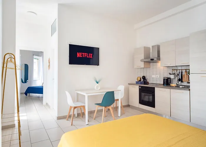 Angioino Apartment - In The Center Of Naples